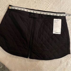 NWT, Cute Athleta Black Quilted Sport Skirt Size 14 with Front Zipper, Snap